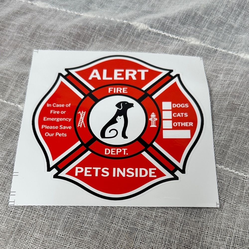 911 Emergency Sticker for Pet Life Saving NWT PROTECT YOUR BELOVED PETS 4 3/4"